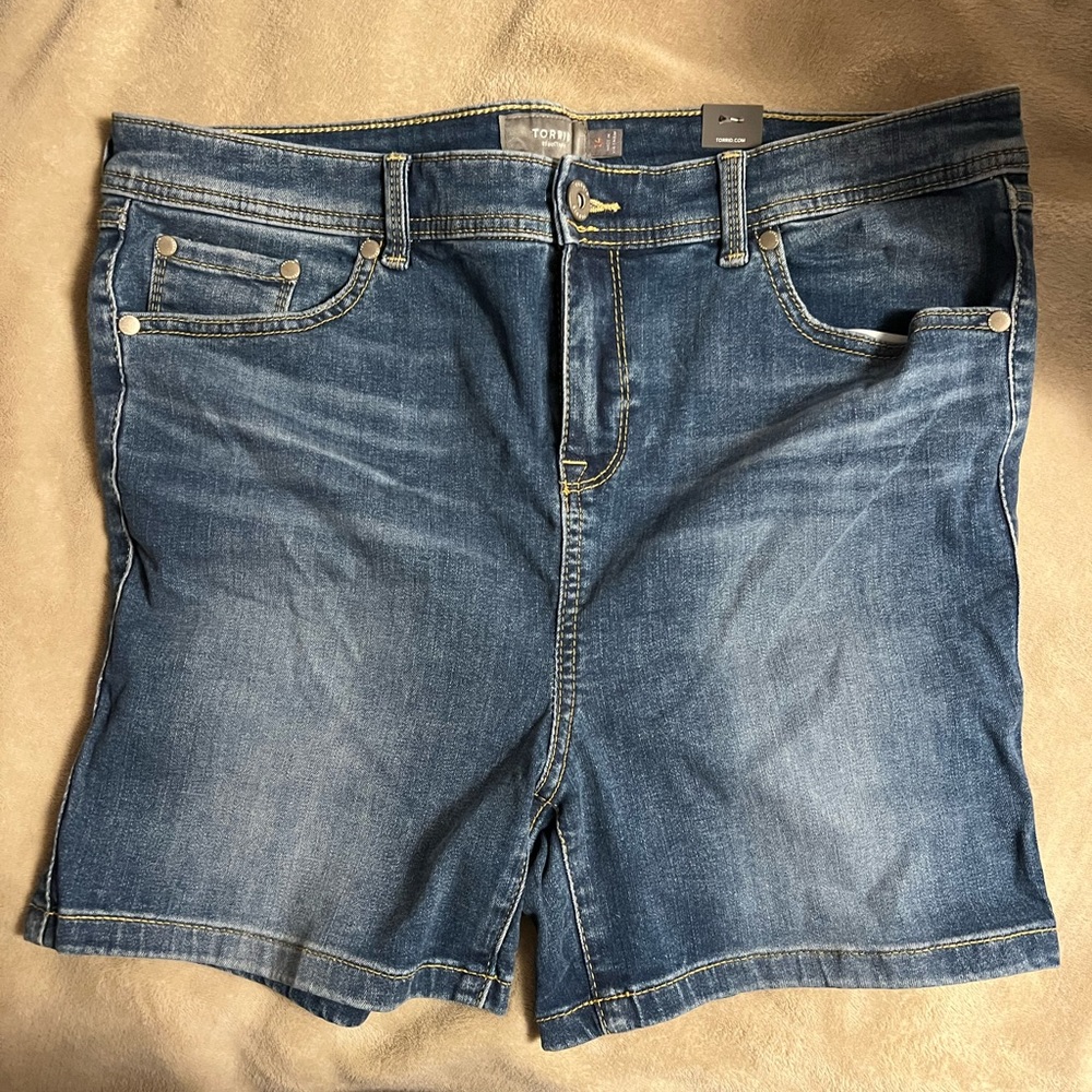 Torrid short
